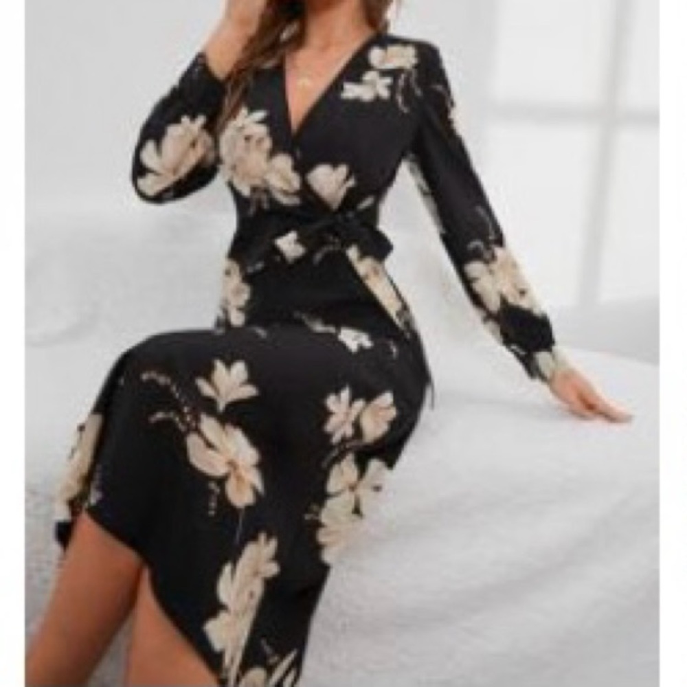 SHEIN Black Floral Long Sleeve Dress